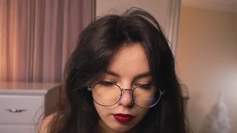 My name is Kelly online show from 01.12.25