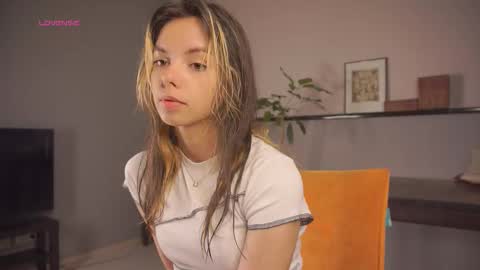 My name is Kelly online show from 09.08.25
