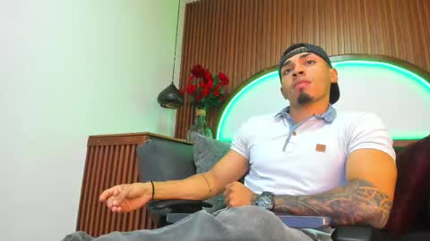 Snapshot of ares_stone chatting on 11.20.25 Ares Stone online show from 11.20.25