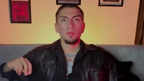 Snapshot of aresmassimox chatting on 11.16.25 Mateo online show from 11.16.25