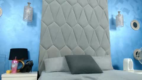 aretialisya online show from 09.23.25