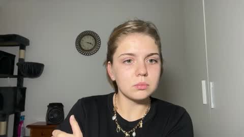 Snapshot of ari_crystal chatting on 02.04.26 ari_crystal online show from 02.04.26