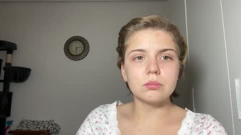 Snapshot of ari_crystal chatting on 02.11.26 ari_crystal online show from 02.11.26