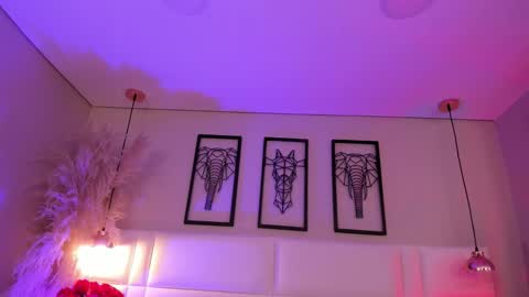 ari_lynn_ online show from 11.17.25