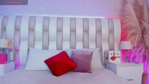 ari_lynn_ online show from 04.01.26