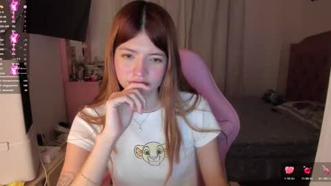 Snapshot of ari_sweet1 chatting on 01.05.25 Ari online show from 01.05.25