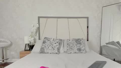 Snapshot of ari_wilde chatting on 01.12.26 Ari Wilde online show from 01.12.26