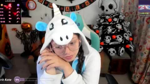 Snapshot of aria_alaia chatting on 10.15.25 Linda online show from 10.15.25