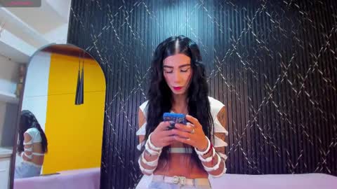 Aria Millers  online show from 10.04.25