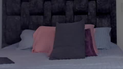 Snapshot of aria_rouge chatting on 10.17.25 aria online show from 10.17.25