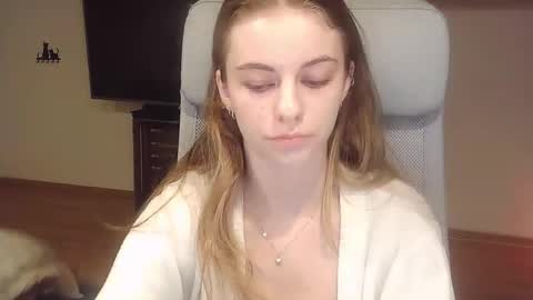 AriaCreazy online show from 10.16.25