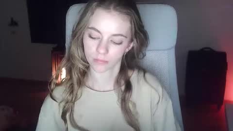 AriaCreazy online show from 12.18.25