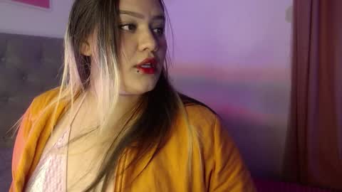 Snapshot of ariadna_martin chatting on 12.15.24 Ari online show from 12.15.24