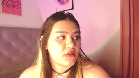 Snapshot of ariadna_martin chatting on 12.17.24 Ari online show from 12.17.24