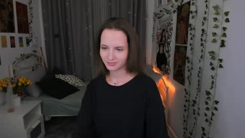 Snapshot of ariadna_s chatting on 12.29.24 Ariadna online show from 12.29.24
