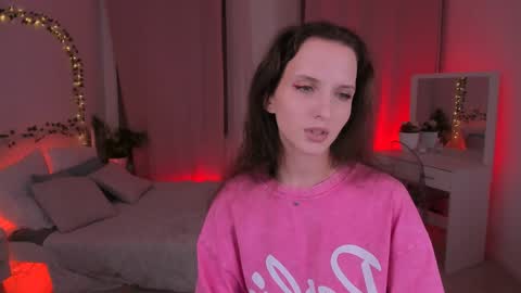 Snapshot of ariadna_s chatting on 01.12.25 Ariadna online show from 01.12.25