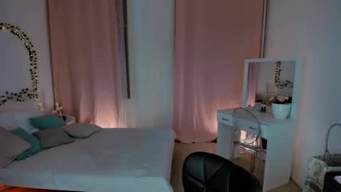 Snapshot of ariadna_s chatting on 03.03.25 Ariadna online show from 03.03.25