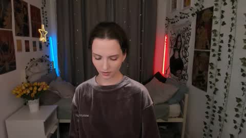 Snapshot of ariadna_s chatting on 09.13.25 Ariadna online show from 09.13.25