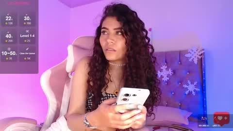 Snapshot of ariadna_tr chatting on 12.13.24 Ari online show from 12.13.24