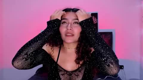 Snapshot of ariadna_tr chatting on 11.11.25 Ari online show from 11.11.25