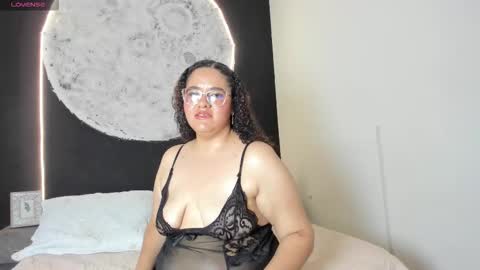Snapshot of ariadnaruiz chatting on 10.19.25 Ariadna online show from 10.19.25