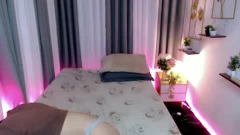 Snapshot of ariahooper chatting on 01.19.26 Christine JorgensenChristmas wish breasts implants online show from 01.19.26