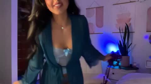 Snapshot of ariajackson chatting on 10.27.25 Aria online show from 10.27.25