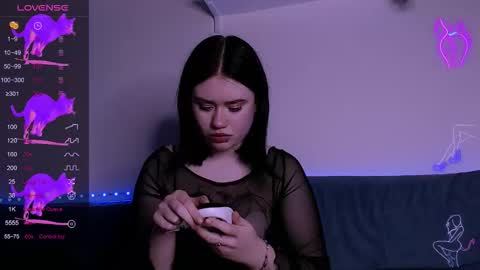 Snapshot of ariamorgan_ chatting on 10.21.25 Aria online show from 10.21.25