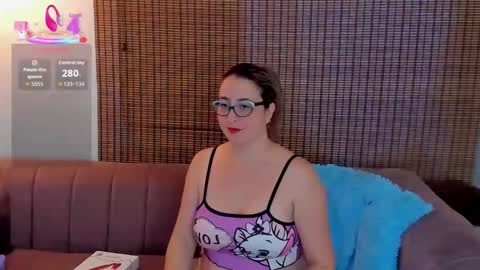 Ariana Cruz online show from 11.16.25