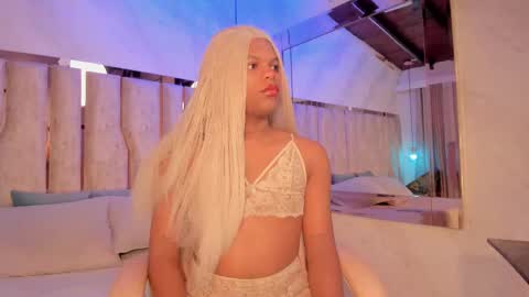 ariana_grande233 online show from 02.13.26