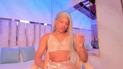 ariana_grande233 online show from 03.20.26