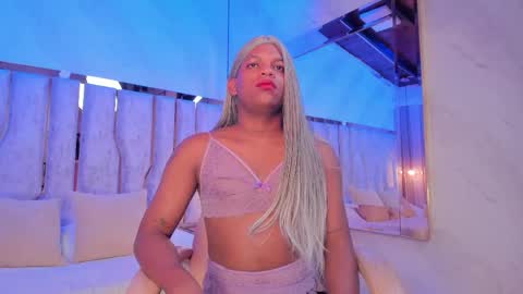 ariana_grande233 online show from 04.15.26