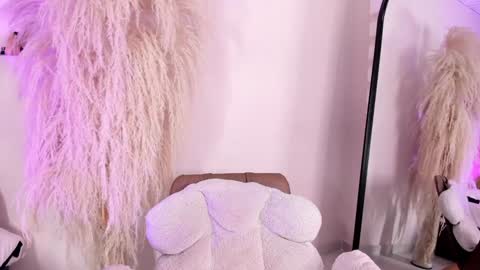 Snapshot of ariana_rosse__ chatting on 01.13.25 Ariana  online show from 01.13.25