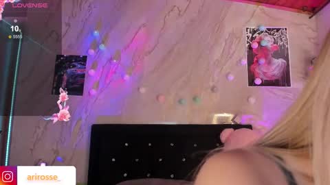 Snapshot of ariana_rosse__ chatting on 09.08.25 Ariana  online show from 09.08.25
