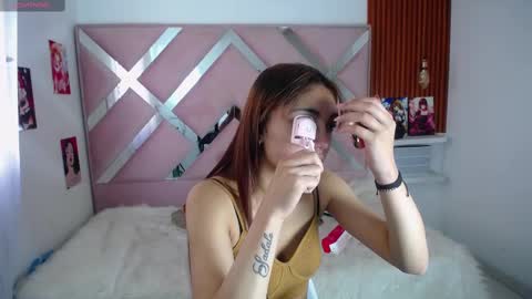 Snapshot of ariana_toro chatting on 09.25.25 ariana_toro online show from 09.25.25