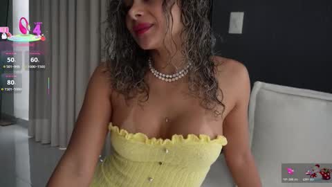 Snapshot of ariana_valdirii chatting on 11.27.25 cristina online show from 11.27.25