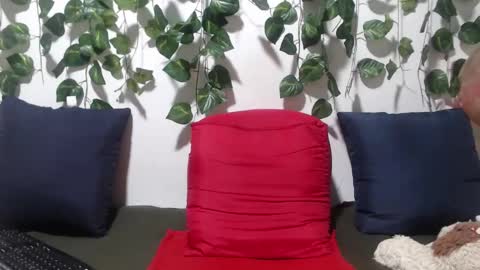arianasanz1 online show from 02.05.25