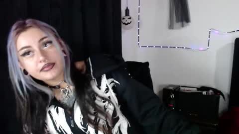 help me 100 hands up my OF is Free  online show from 11.22.25