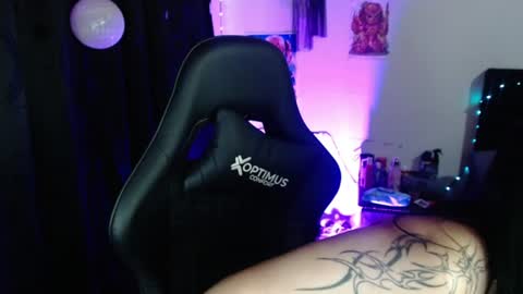 help me 100 hands up my OF is Free  online show from 06.10.26