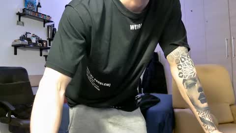 Snapshot of ariancock chatting on 02.18.25 Banana online show from 02.18.25