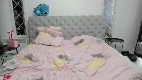 Snapshot of arianightx chatting on 03.10.25 arianightx online show from 03.10.25