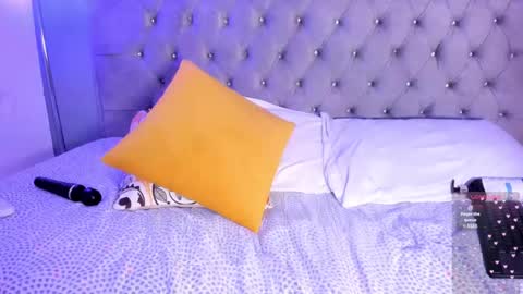 Snapshot of arianna_daviss chatting on 02.11.25 online show from 02.11.25