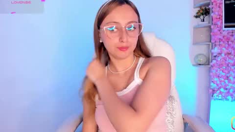 Snapshot of arianna_gren chatting on 10.10.25 Arianna online show from 10.10.25