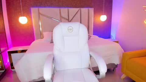 Arianna online show from 02.23.25