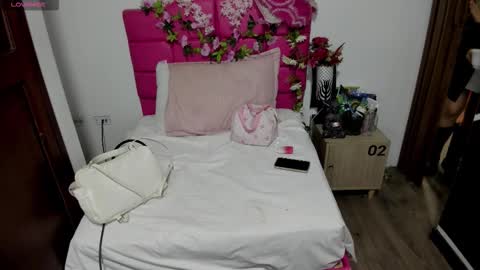 A R I A N N A  online show from 11.07.25