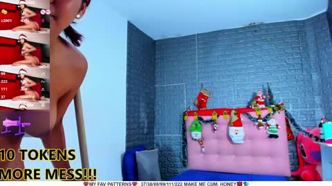Snapshot of ariannalewis1 chatting on 12.29.24 Arianna online show from 12.29.24