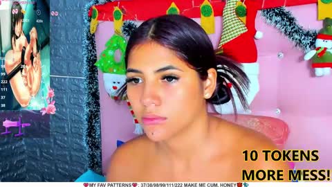 Snapshot of ariannalewis1 chatting on 01.05.25 Arianna online show from 01.05.25
