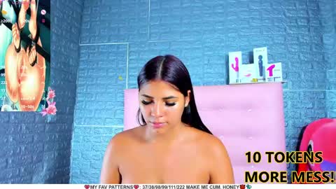 Snapshot of ariannalewis1 chatting on 01.05.25 Arianna online show from 01.05.25