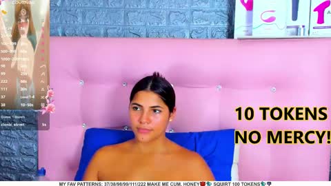 Snapshot of ariannalewis1 chatting on 02.01.25 Arianna online show from 02.01.25