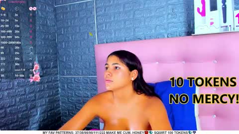 Snapshot of ariannalewis1 chatting on 02.01.25 Arianna online show from 02.01.25